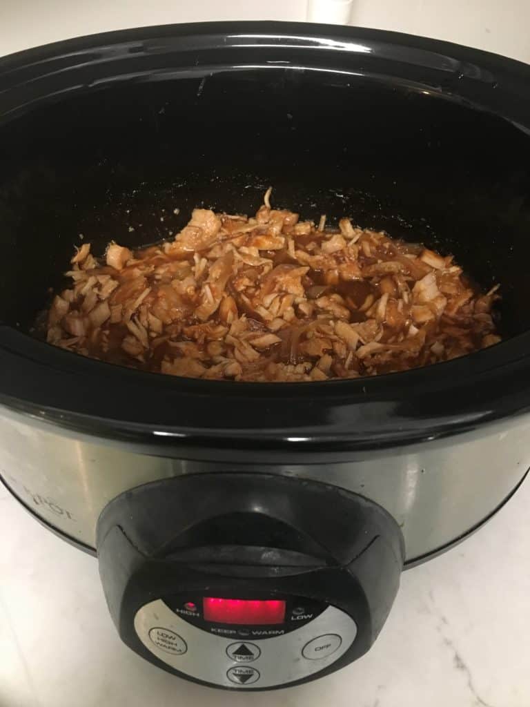 Easy Slow Cooker Pulled Pork - Cheap and Yummy #pulledpork #recipes #dinnerrecipes #porkrecipes #slowcooker #slowcookerrecipes